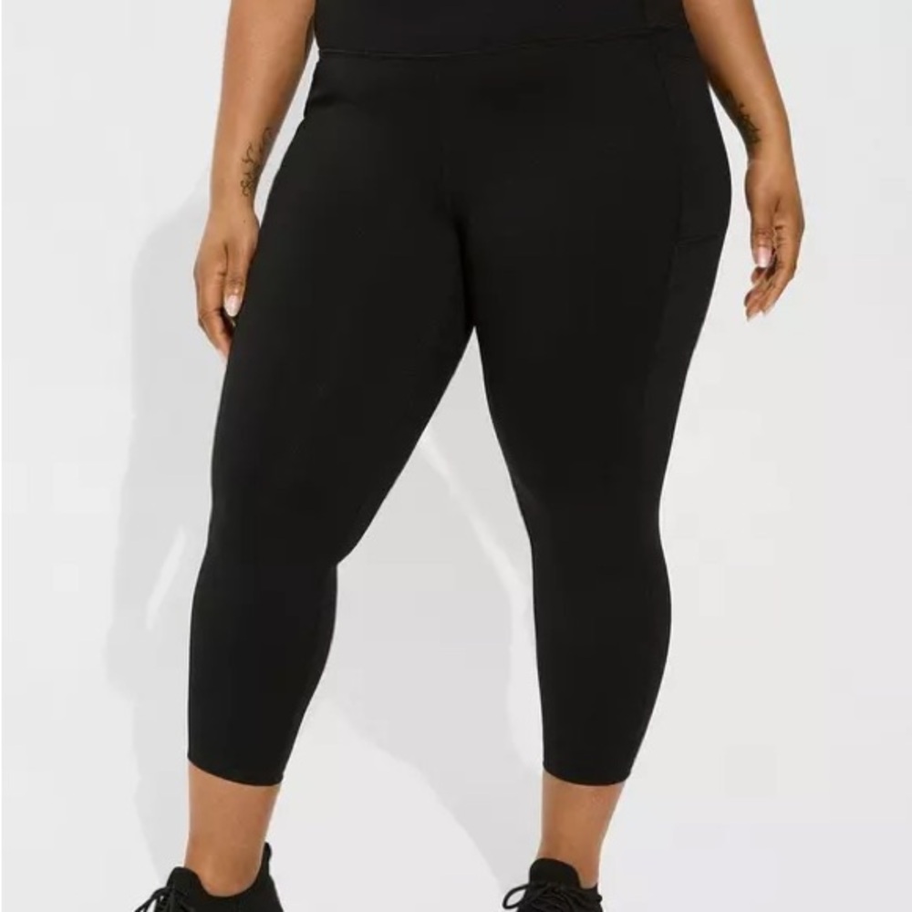 Torrid active capri leggings